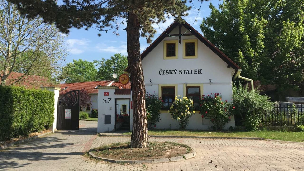 Cesky Statek Hotel Praag Buitenkant foto